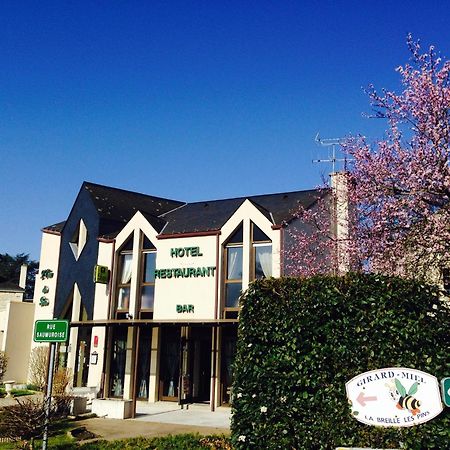 Logis Hotel Restaurant L'Oree Des Bois La Breille-les-Pins Dış mekan fotoğraf