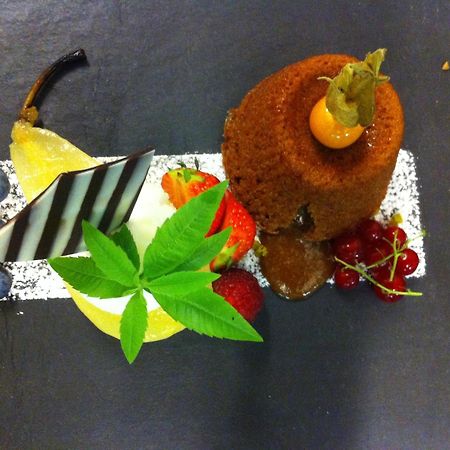 Logis Hotel Restaurant L'Oree Des Bois La Breille-les-Pins Dış mekan fotoğraf