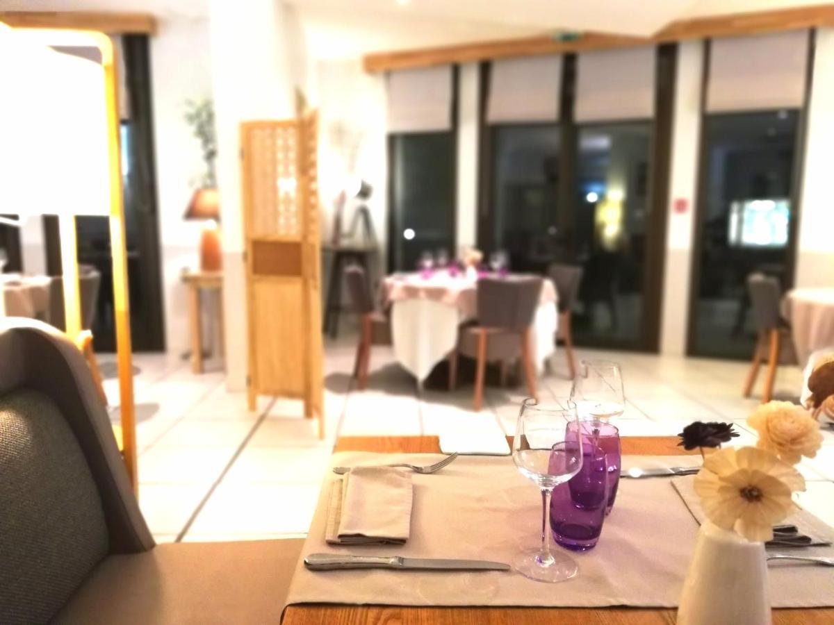 Logis Hotel Restaurant L'Oree Des Bois La Breille-les-Pins Dış mekan fotoğraf