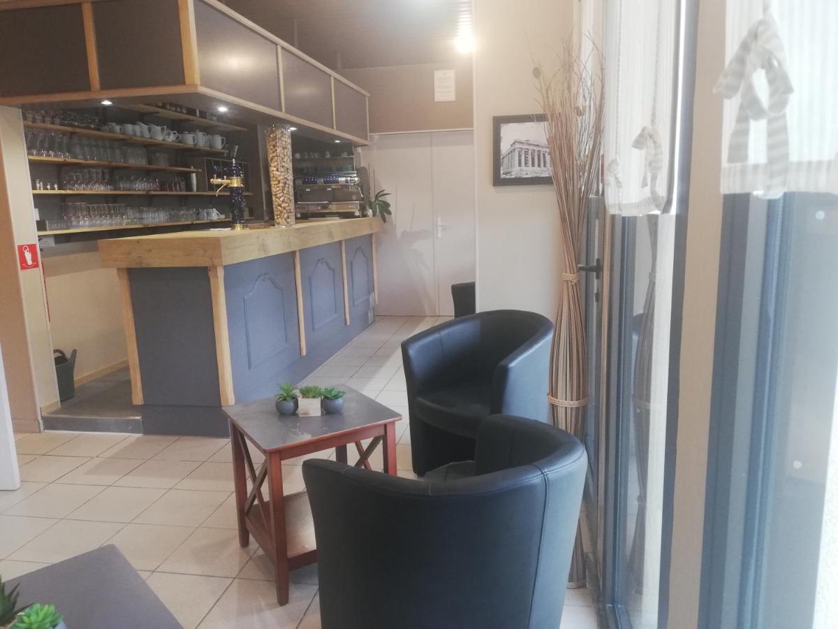 Logis Hotel Restaurant L'Oree Des Bois La Breille-les-Pins Dış mekan fotoğraf