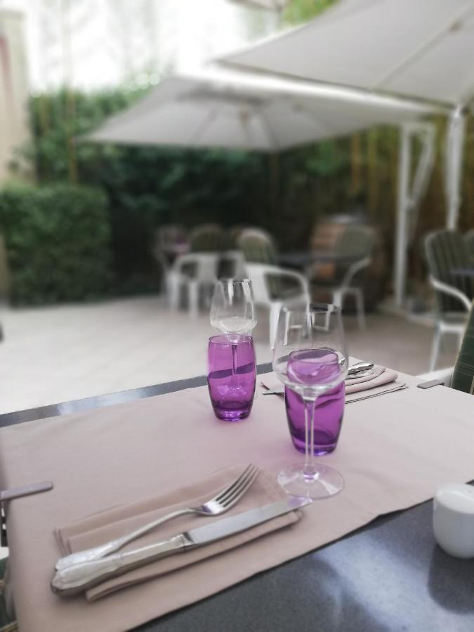 Logis Hotel Restaurant L'Oree Des Bois La Breille-les-Pins Dış mekan fotoğraf