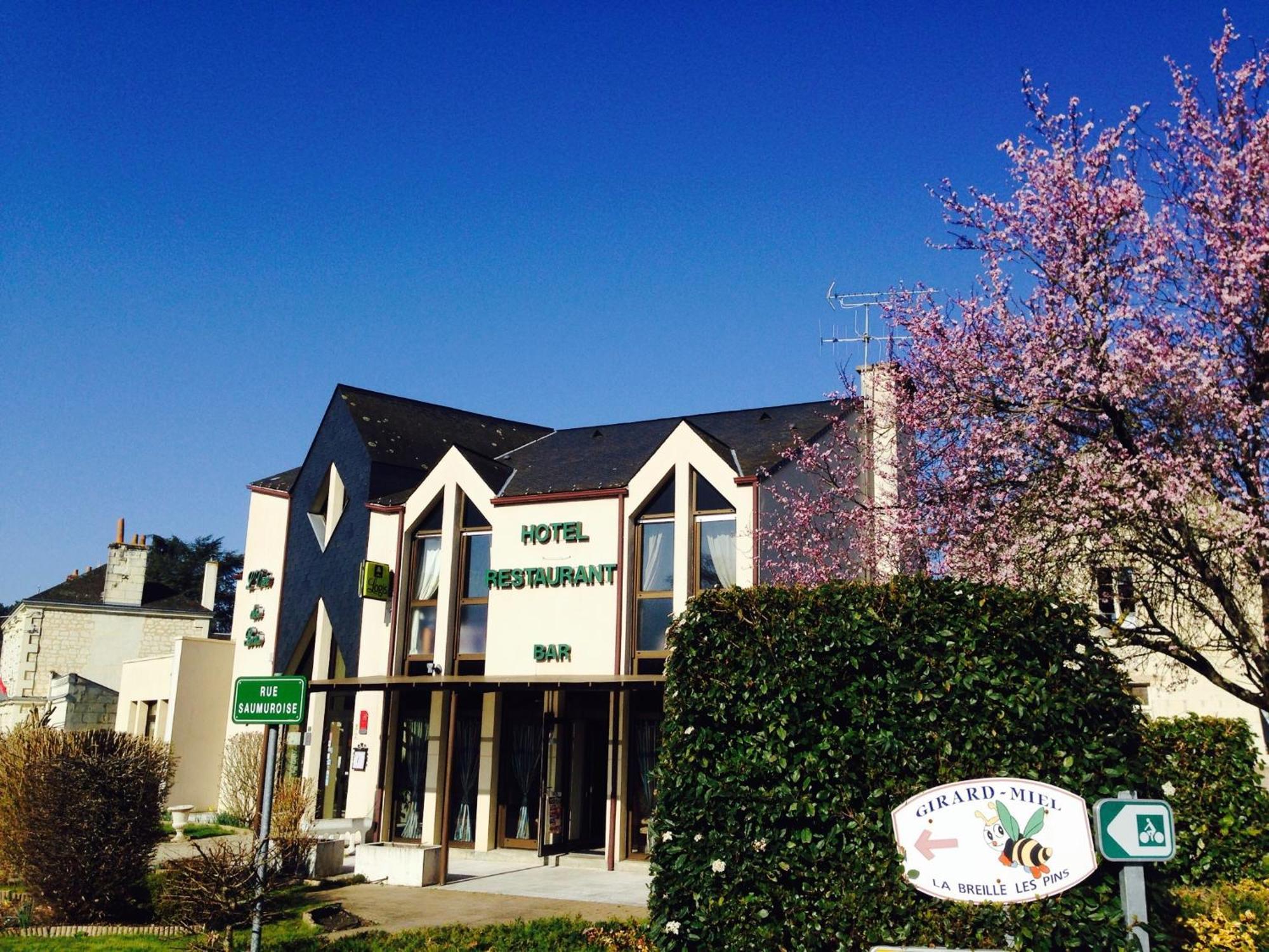 Logis Hotel Restaurant L'Oree Des Bois La Breille-les-Pins Dış mekan fotoğraf