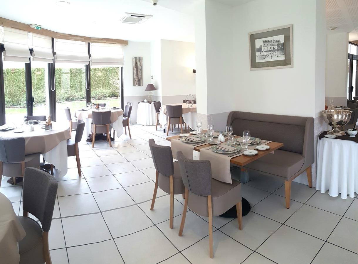 Logis Hotel Restaurant L'Oree Des Bois La Breille-les-Pins Dış mekan fotoğraf