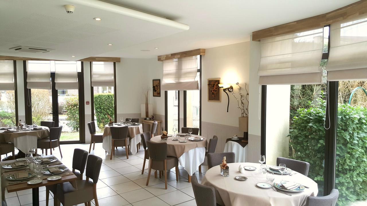 Logis Hotel Restaurant L'Oree Des Bois La Breille-les-Pins Dış mekan fotoğraf